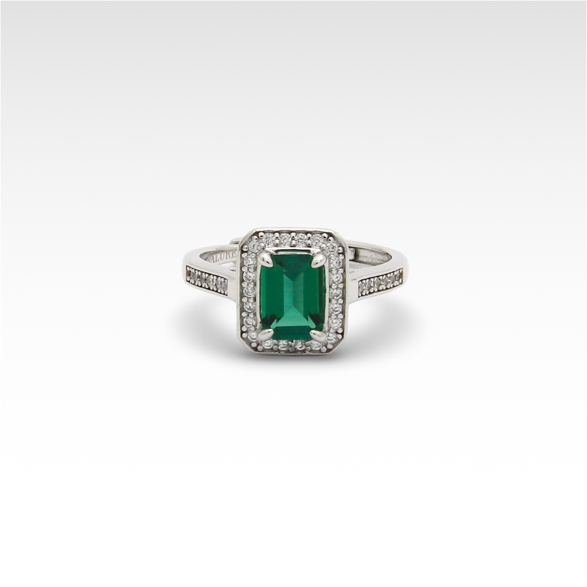 Founder’s Veridian Emerald-Cut Enclosure