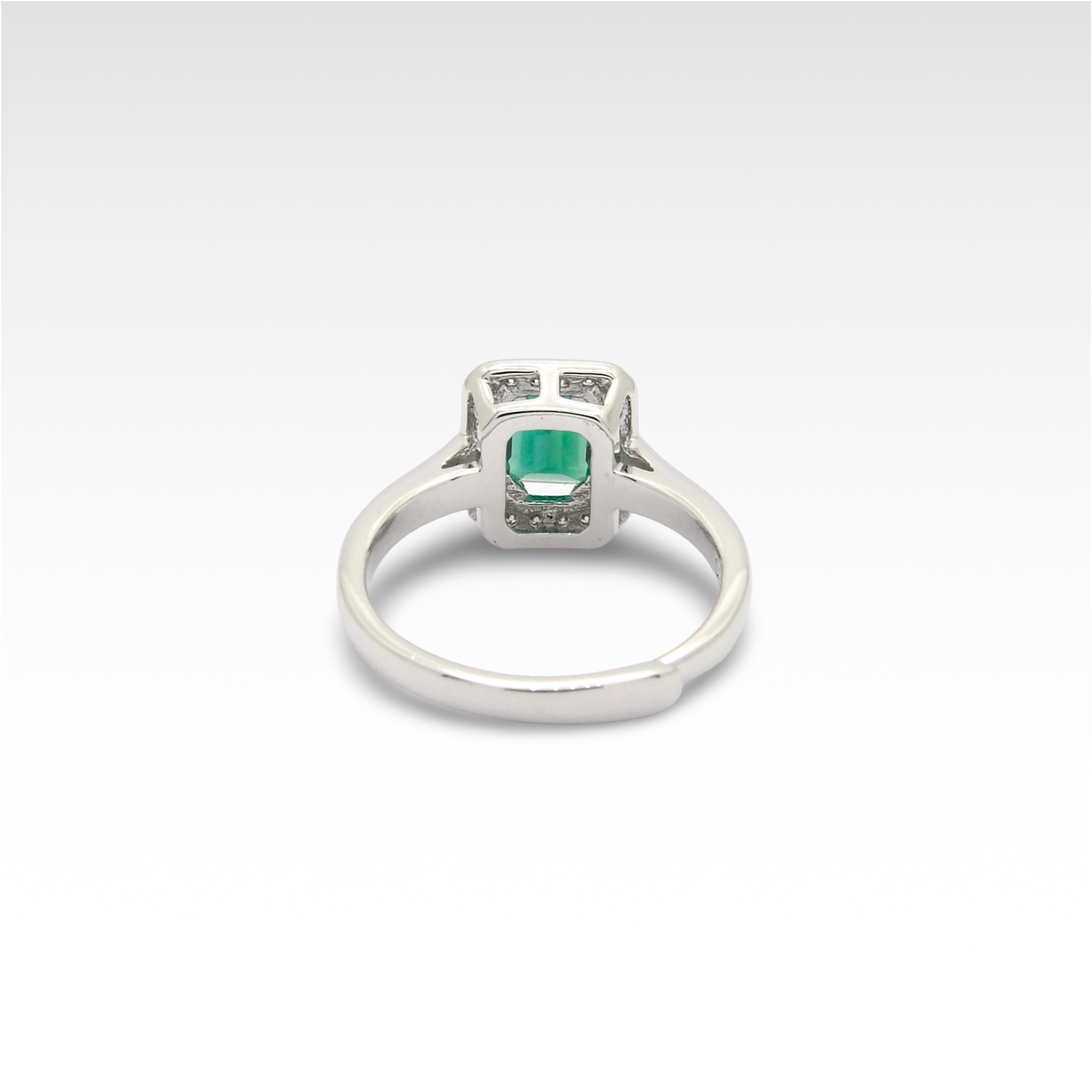 Founder’s Veridian Emerald-Cut Enclosure