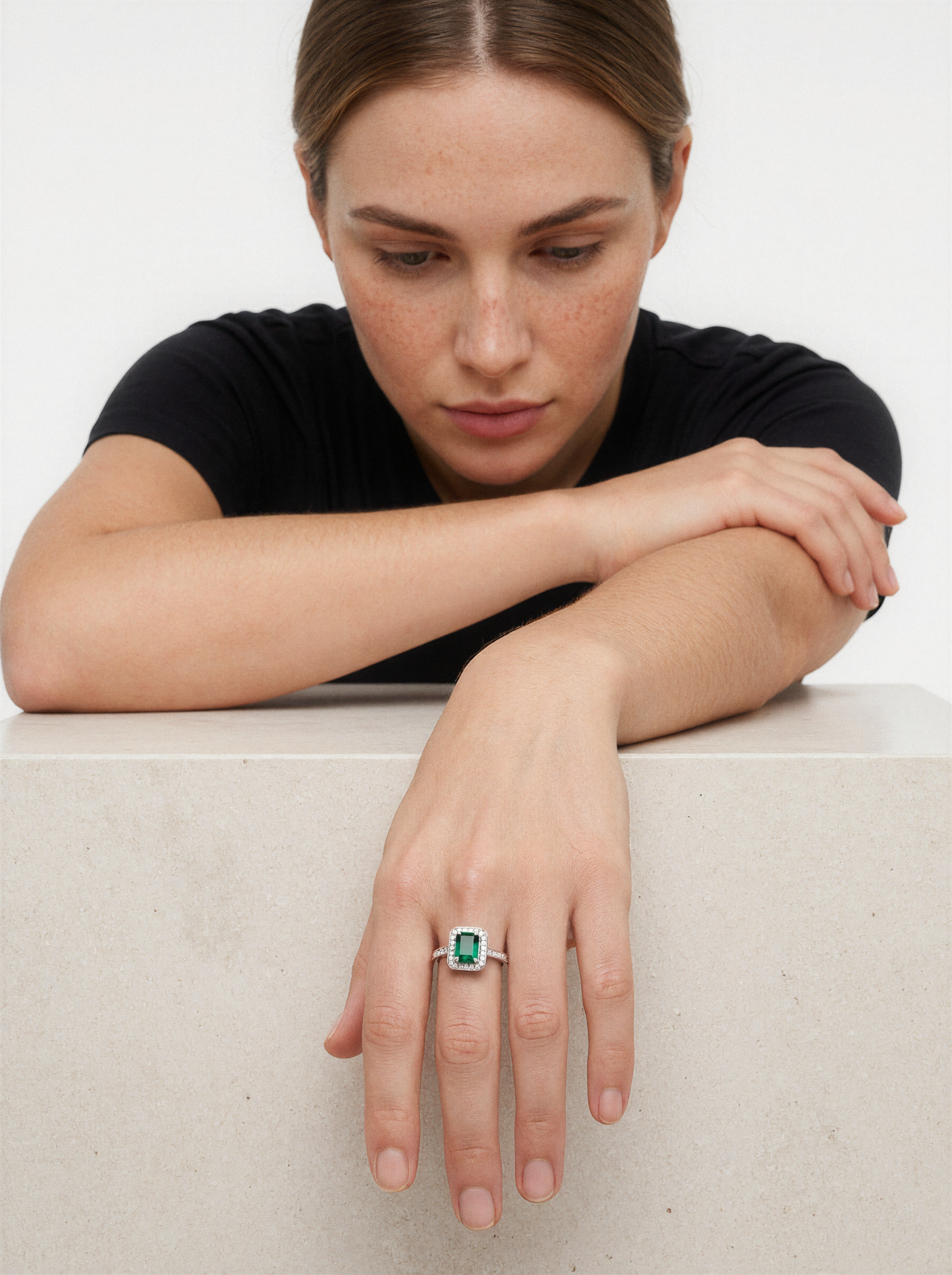 Founder’s Veridian Emerald-Cut Enclosure