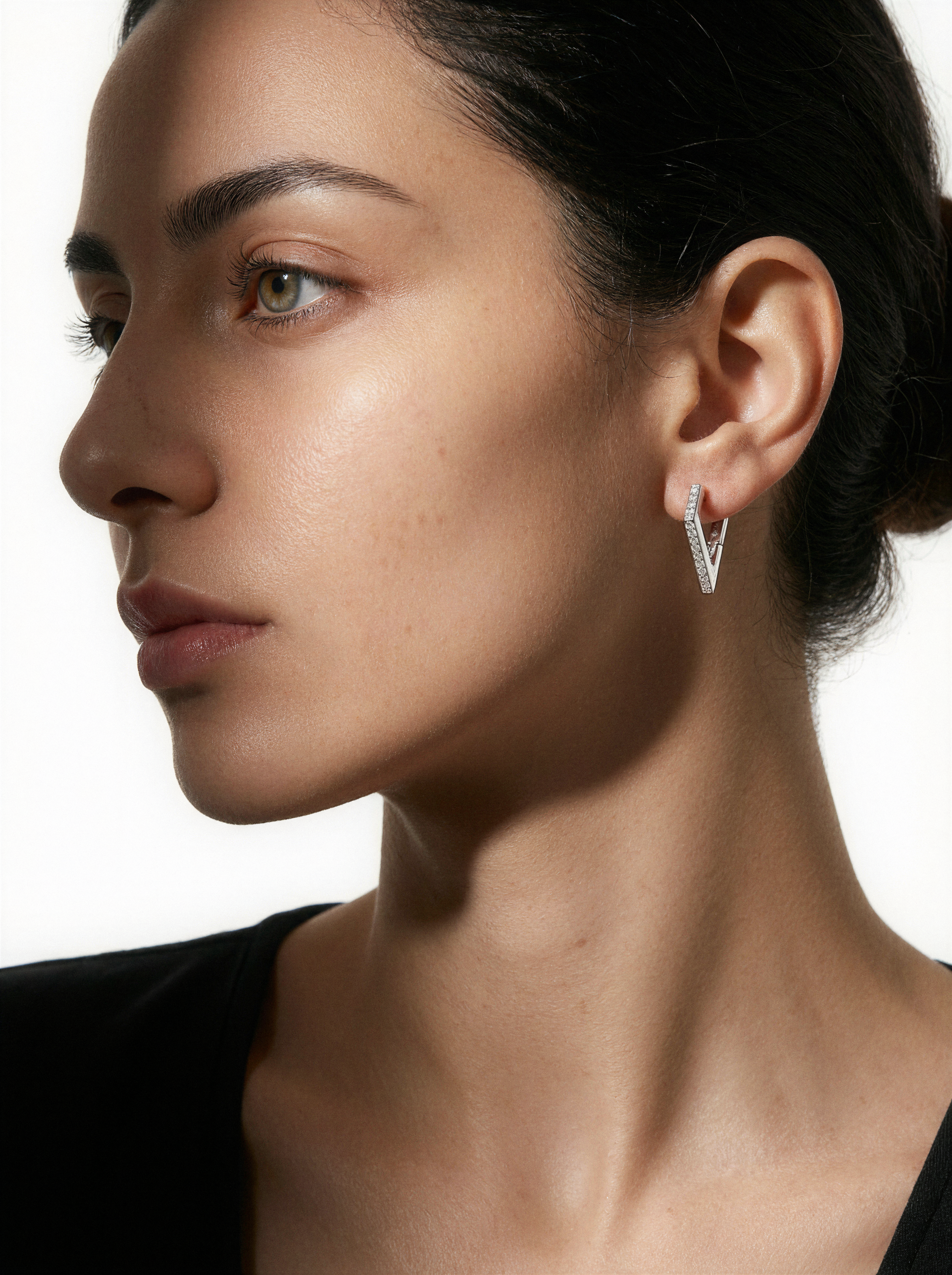 Founder’s Legacy Moissanite Hoop