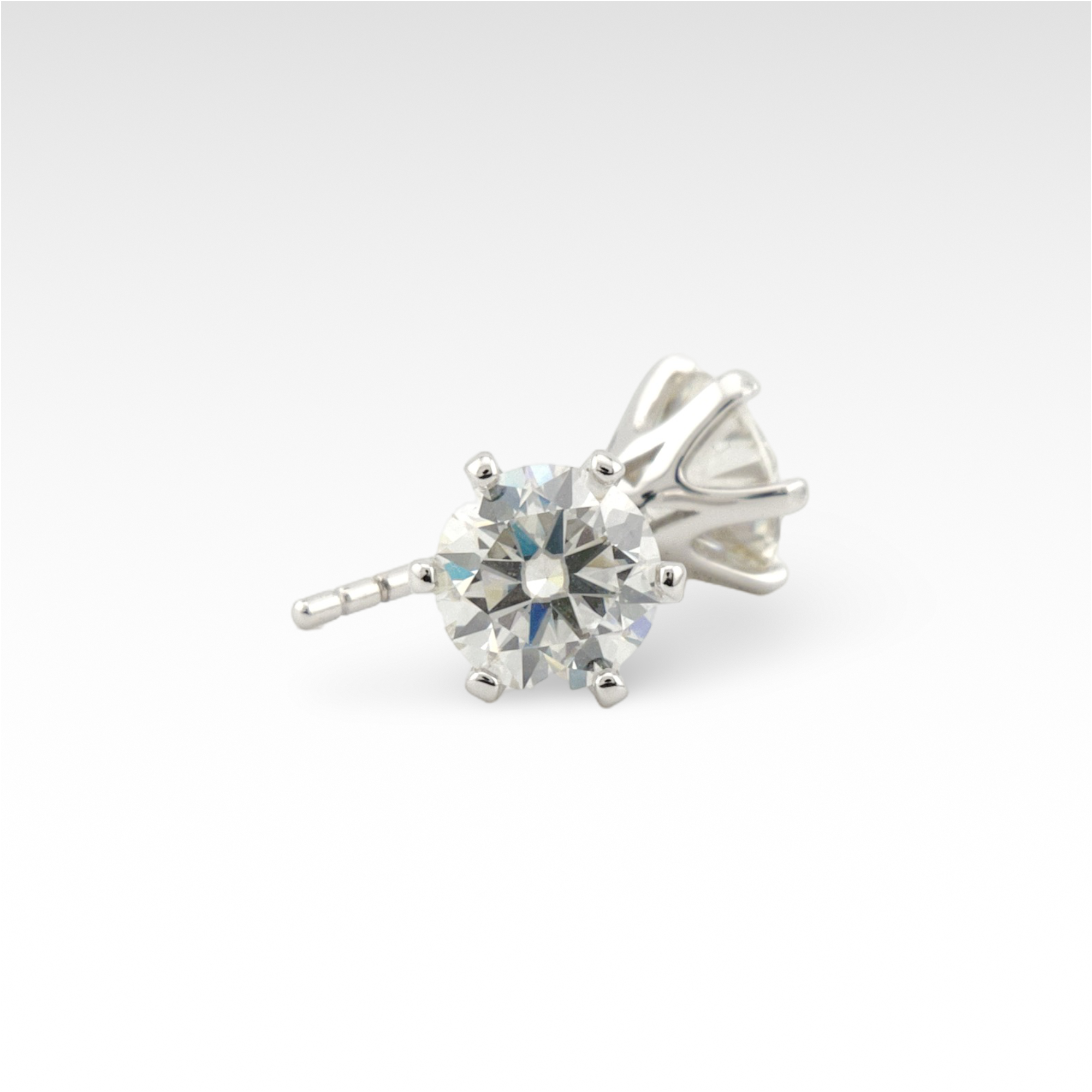 Founder’s Pulse Moissanite Stud