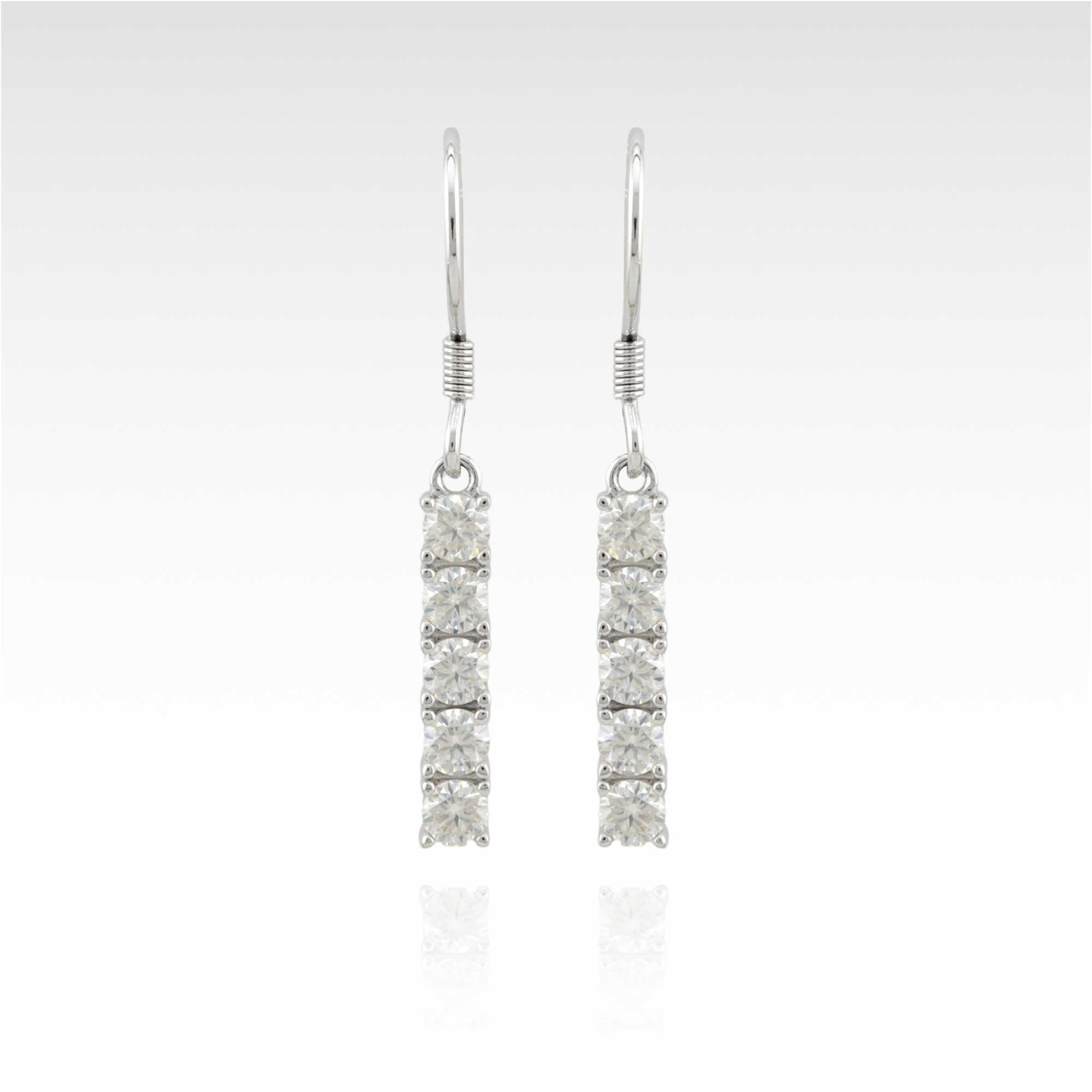 Founder’s Linear Moissanite Drop