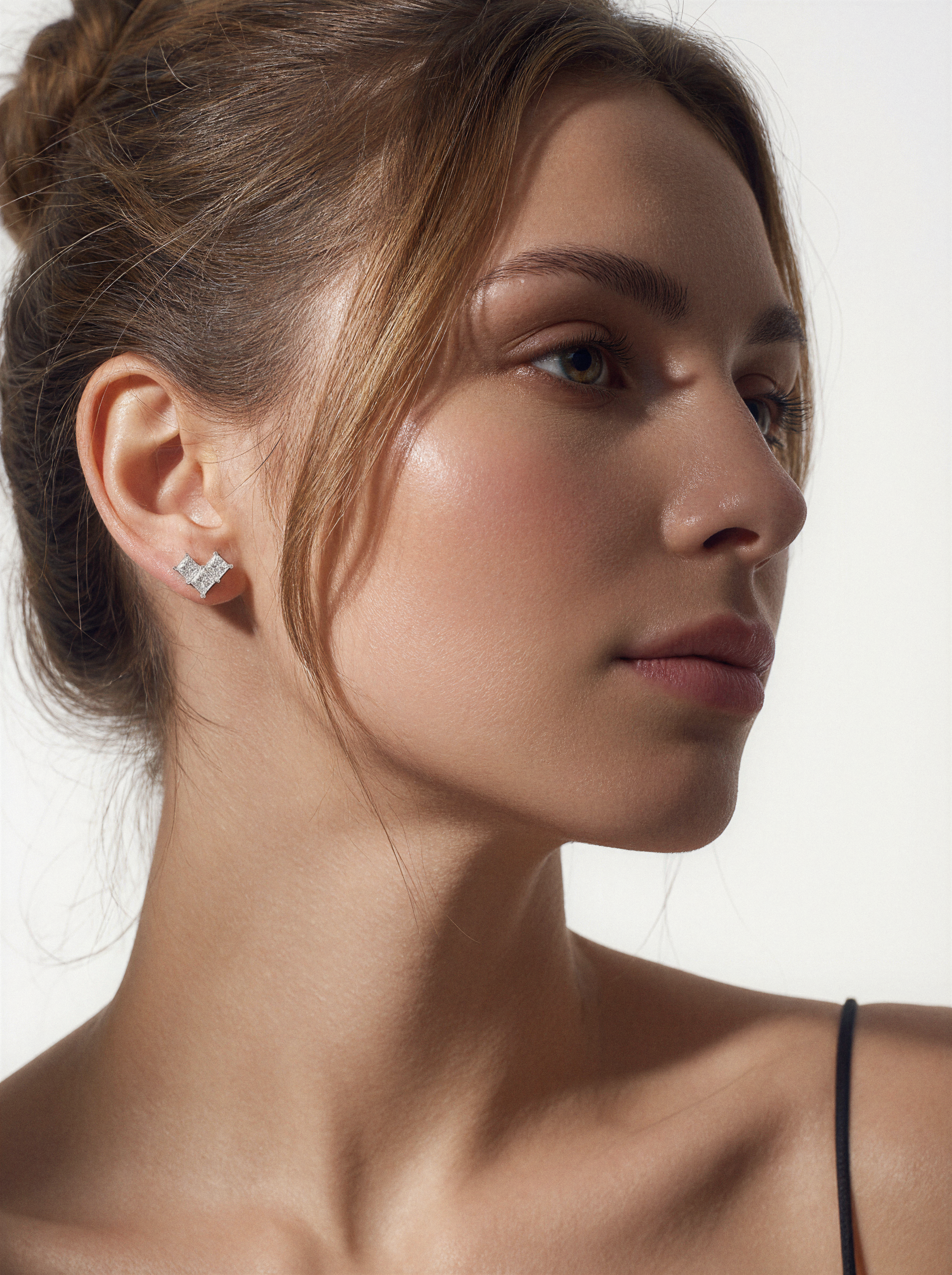 Founder’s Essence Moissanite Stud